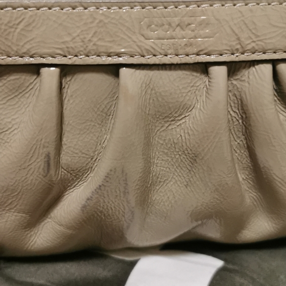 Authentic Coach Patent Leather Beige Wristlet - Picture 4 of 4